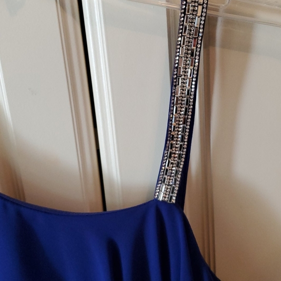 Top - Picture 2 of 5